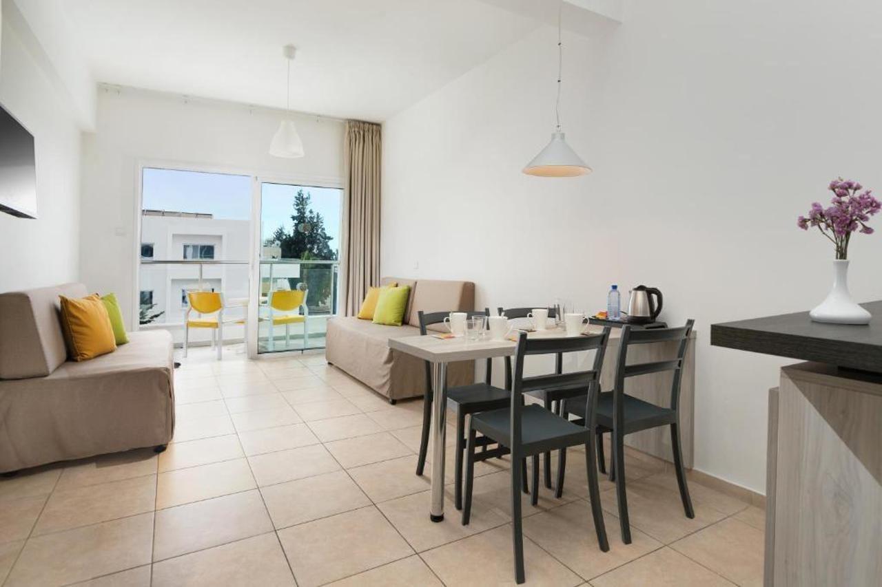 Mayfair Gardens Пафос Екстер'єр фото