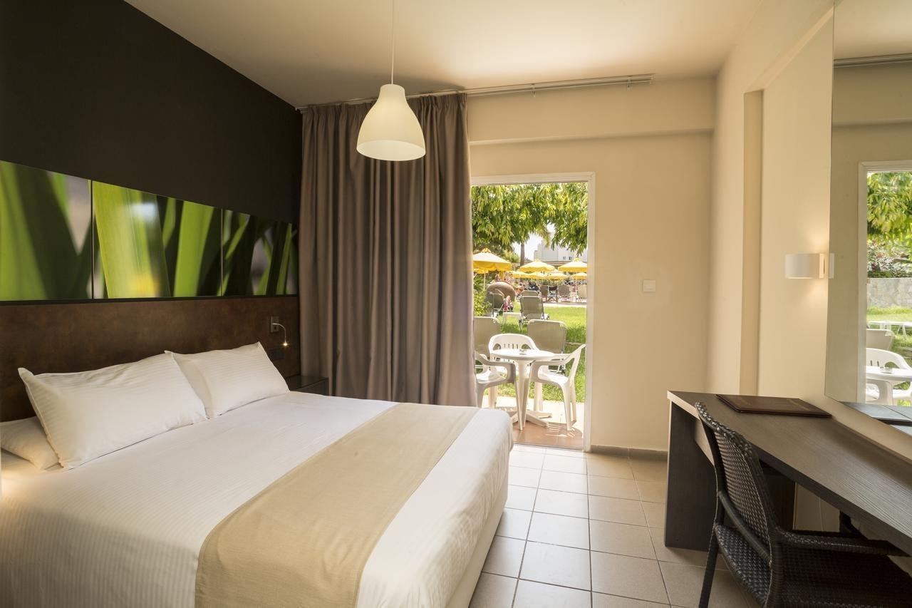Mayfair Gardens Пафос Екстер'єр фото